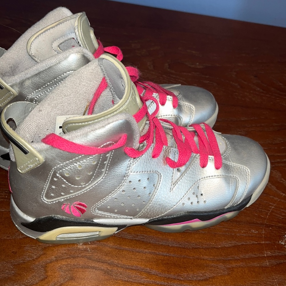 Jordan retro 6 “Valentines Day” Edition